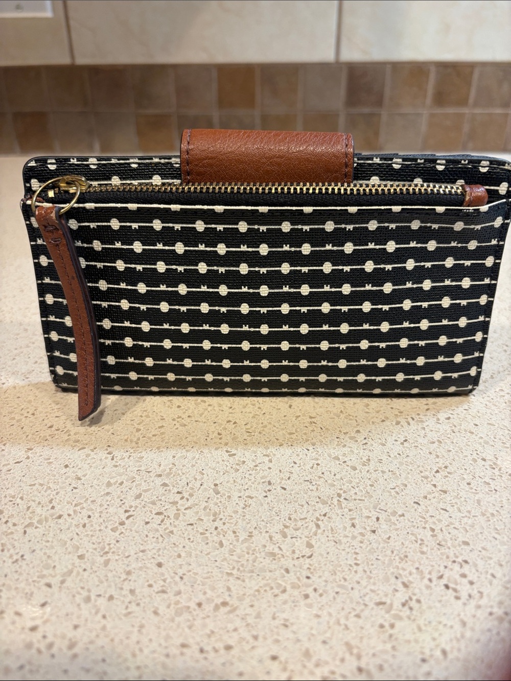 Fossil Vintage Black & White Saffiano Leather Wallet EUC - Picture 3 of 6